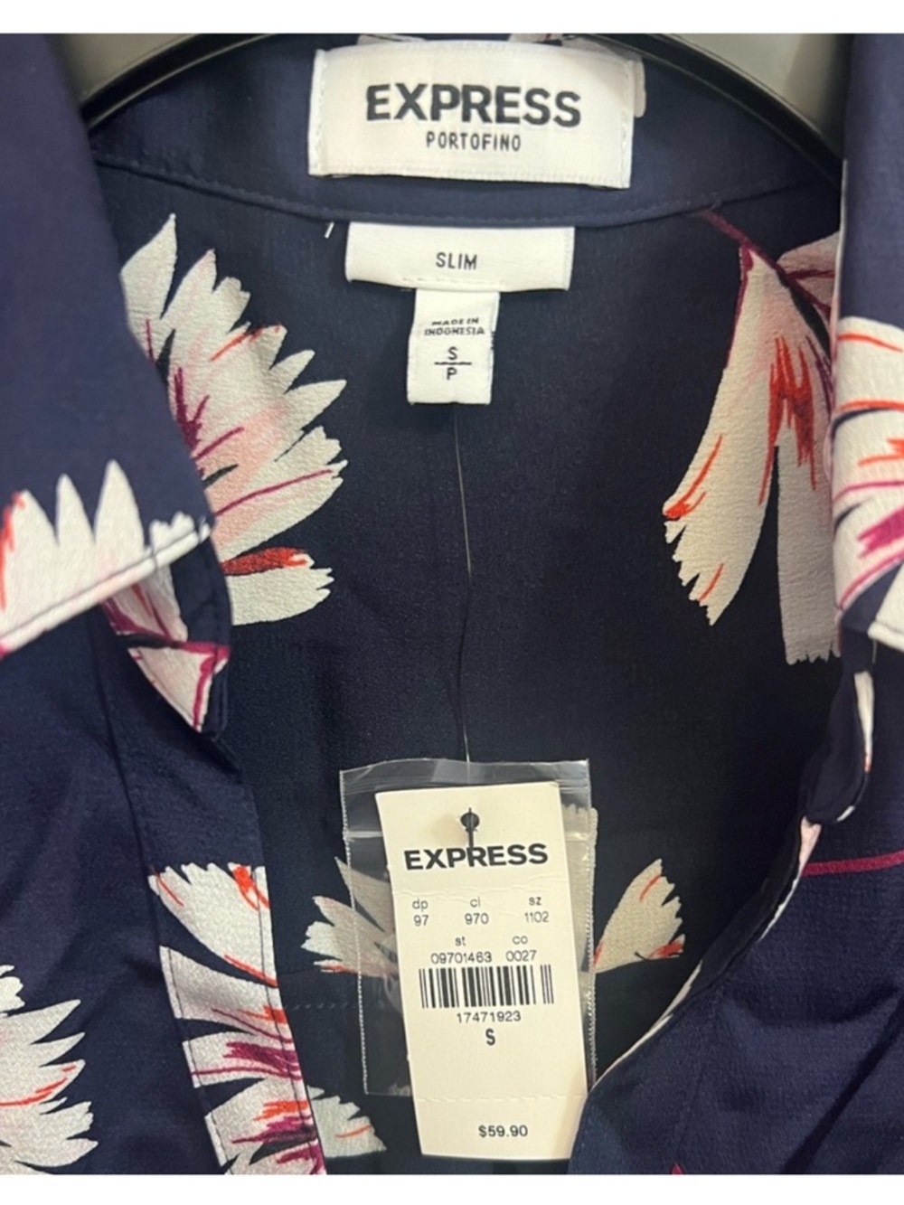 EXPRESS Portofino Women's Navy Floral Button-Up Blouse - Picture 3 of 5